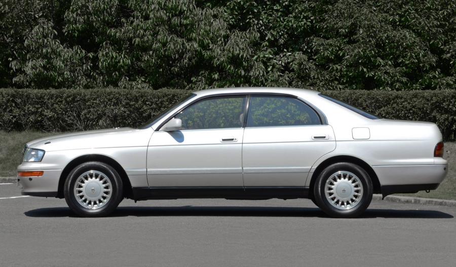  Toyota Crown 1991 года  (фото 7 из 13)
